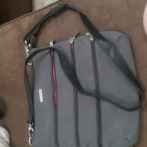 Cross body baggallini grey
